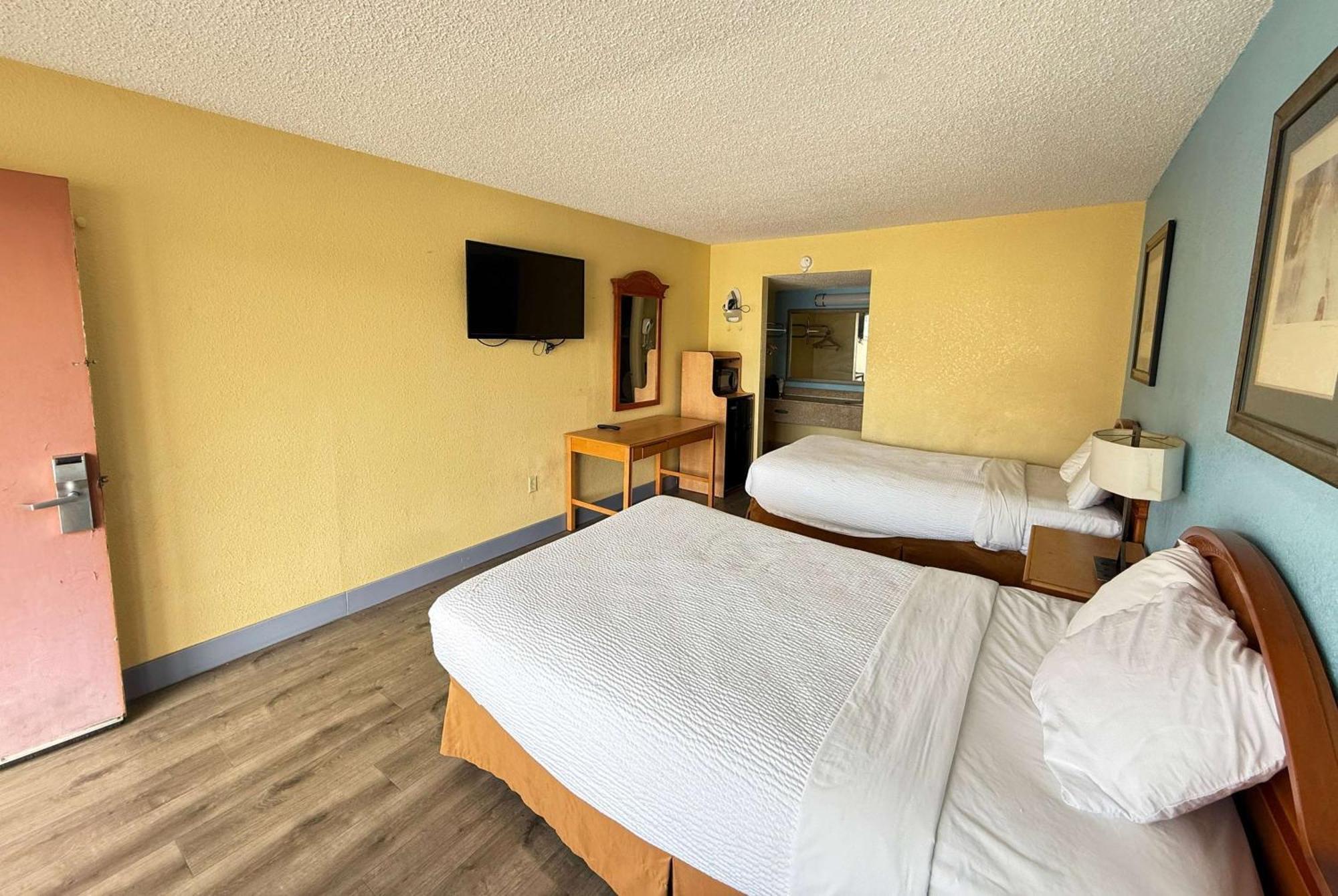 Days Inn By Wyndham Ruther Glen Kings Dominion Area Buitenkant foto
