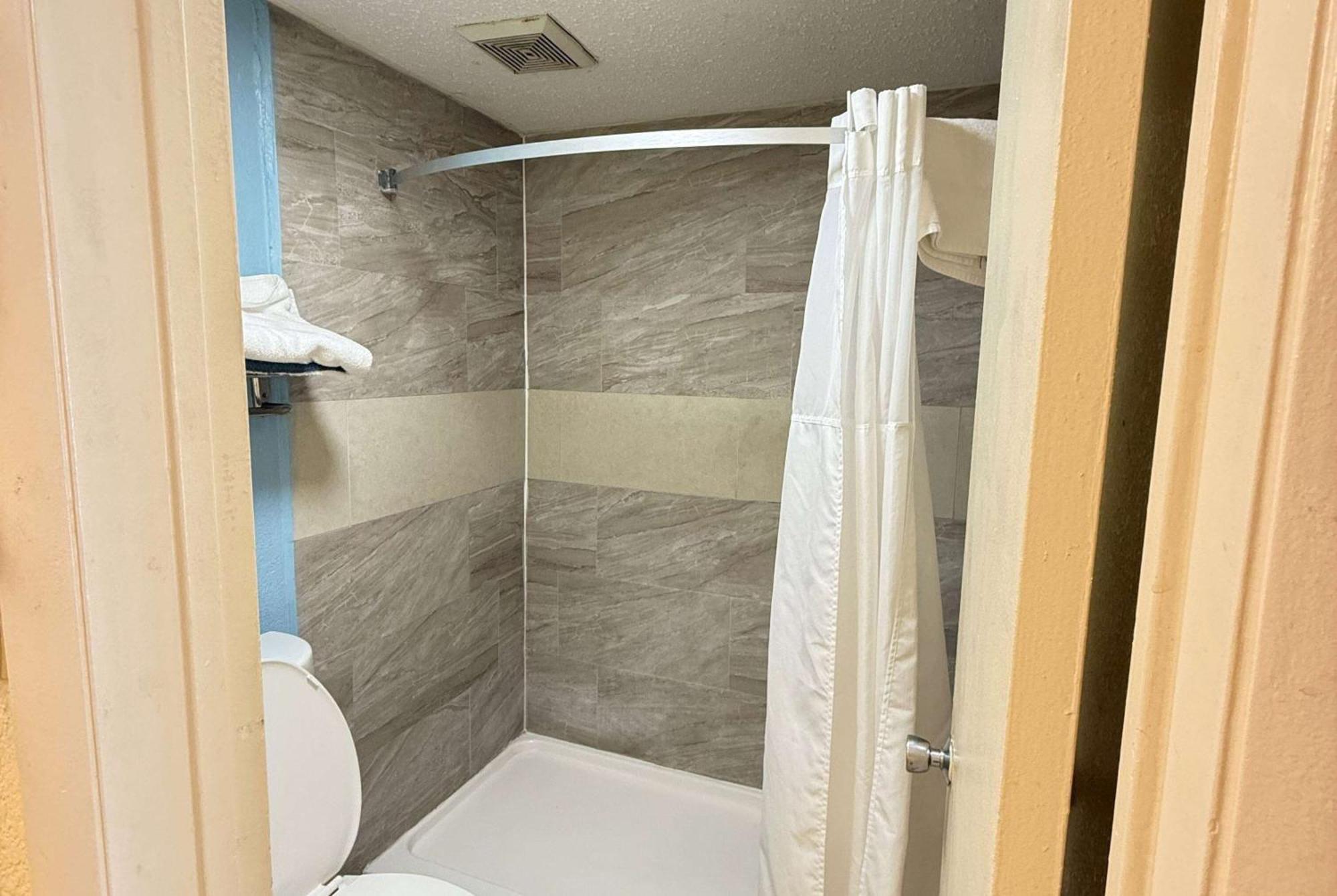 Days Inn By Wyndham Ruther Glen Kings Dominion Area Buitenkant foto