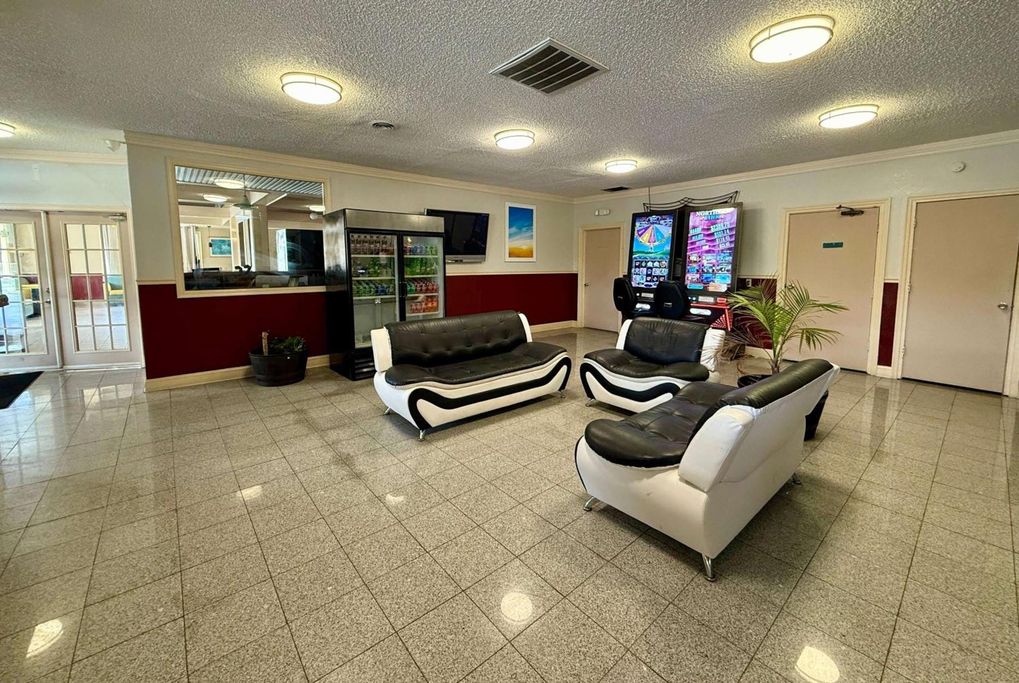 Days Inn By Wyndham Ruther Glen Kings Dominion Area Buitenkant foto
