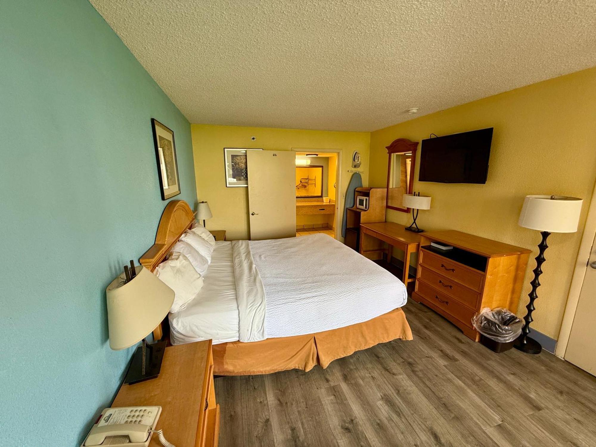Days Inn By Wyndham Ruther Glen Kings Dominion Area Buitenkant foto